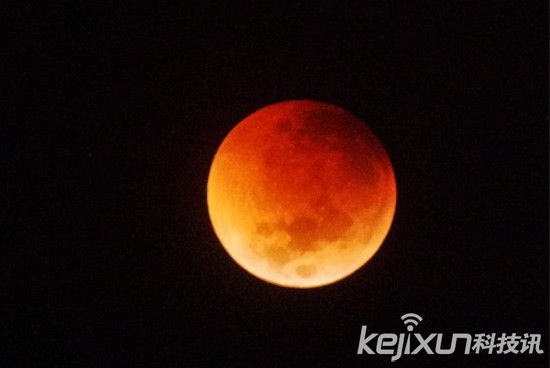 4月4日本世纪最短月全食现身 红月当空